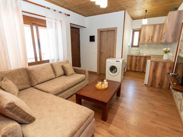 Roel Apartments Саранда Экстерьер фото