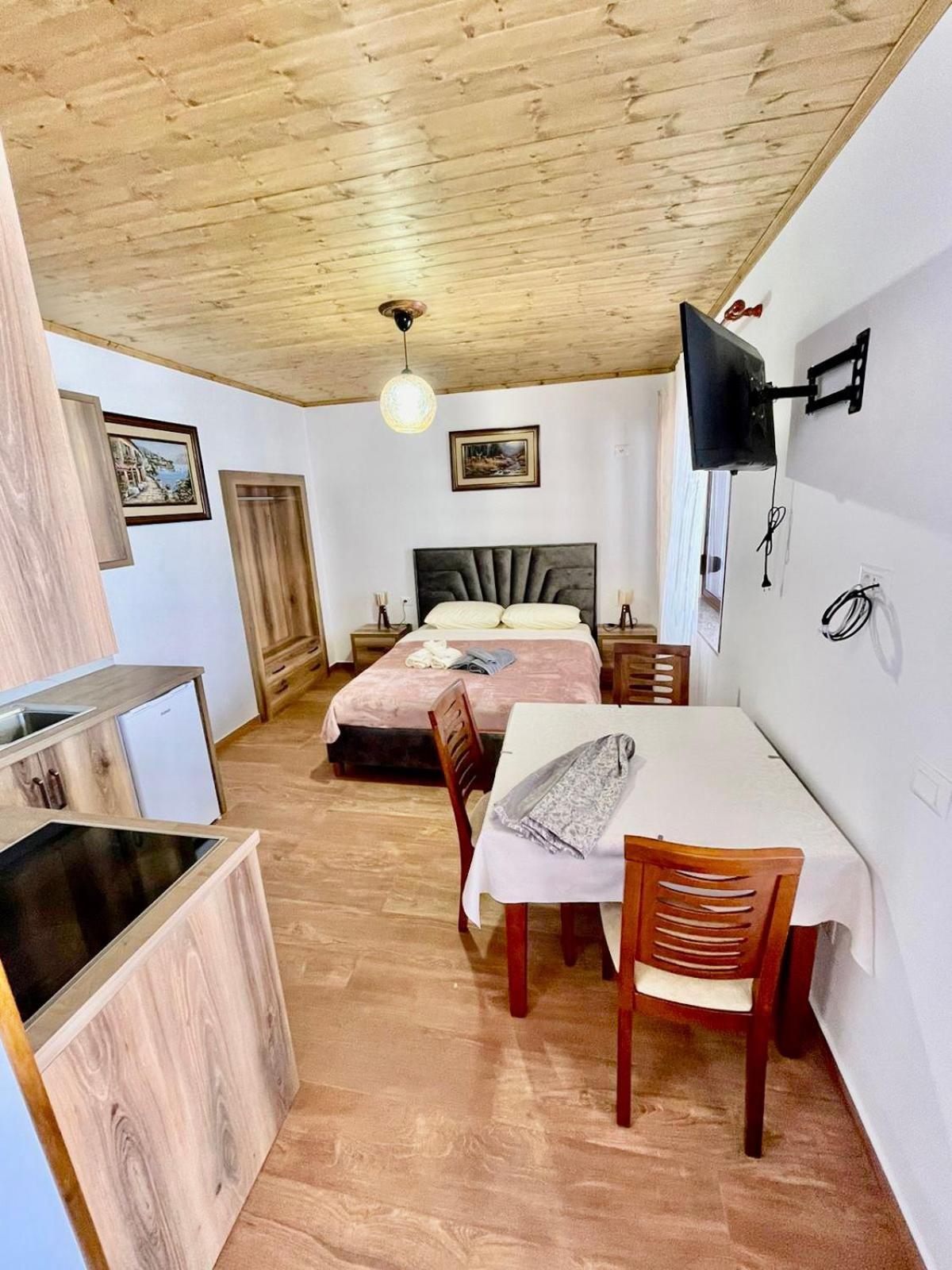 Roel Apartments Саранда Экстерьер фото